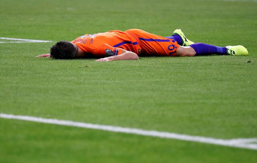 Robin van Persie’nin maaşını kim ödeyecek?