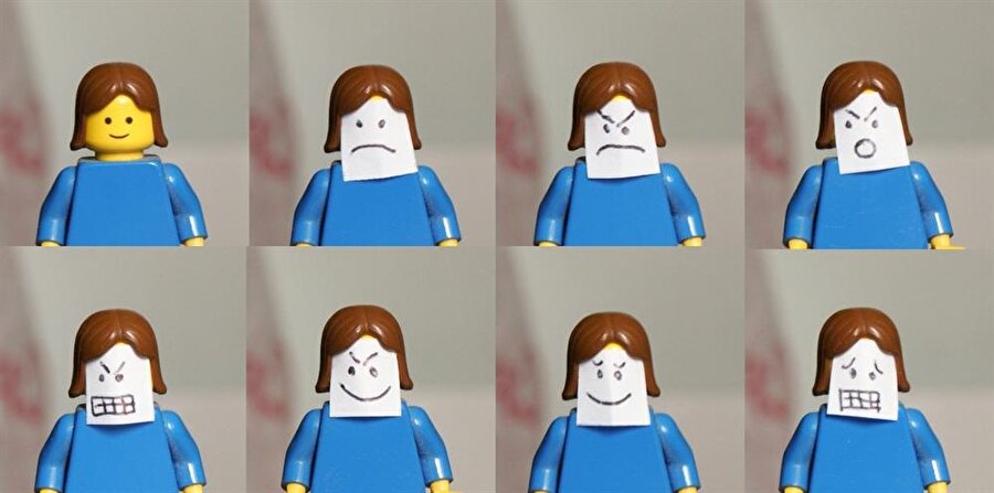 Duygu değişimlerini gösterebilen maske. 