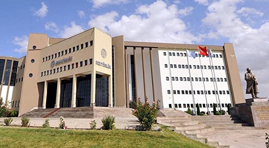 Erciyes Üniversitesi (801-1000)
