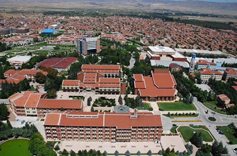 Anadolu Üniversitesi (1001+)
