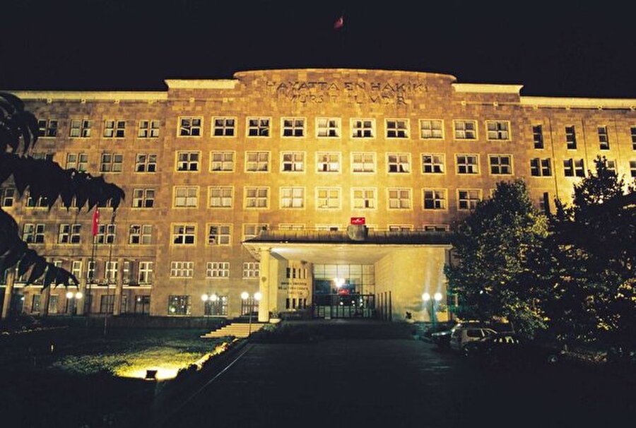 Ankara Üniversitesi (1001+ )
