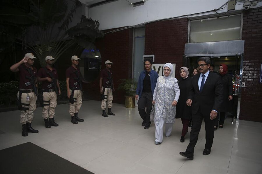 ​Emine Erdoğan beraberindeki heyetle Bangladeş'de
