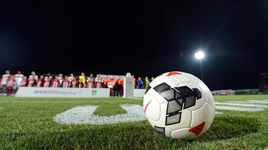 ​Futbol severlere müjde! Süper Lig’de haftada 2 maç şifresiz