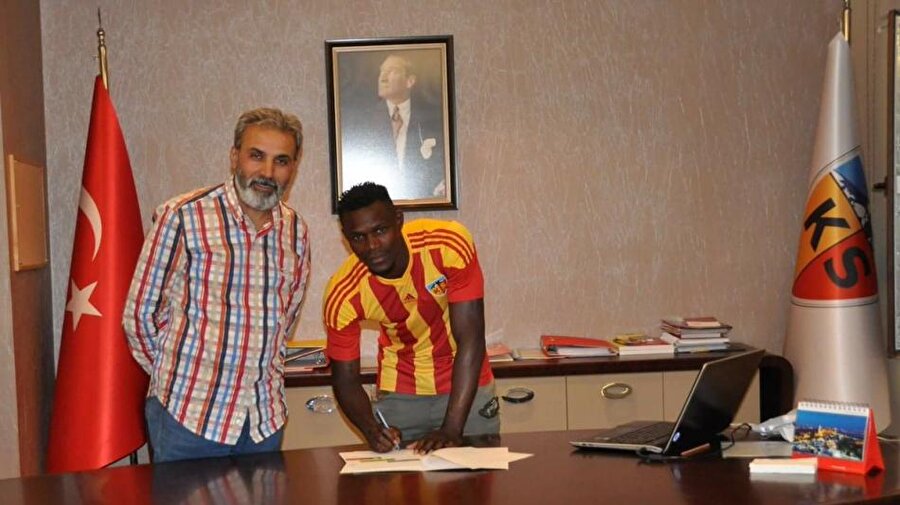 Stephane Badji
Eski Takımı: AnderlechtYeni Takımı: Kayserispor
