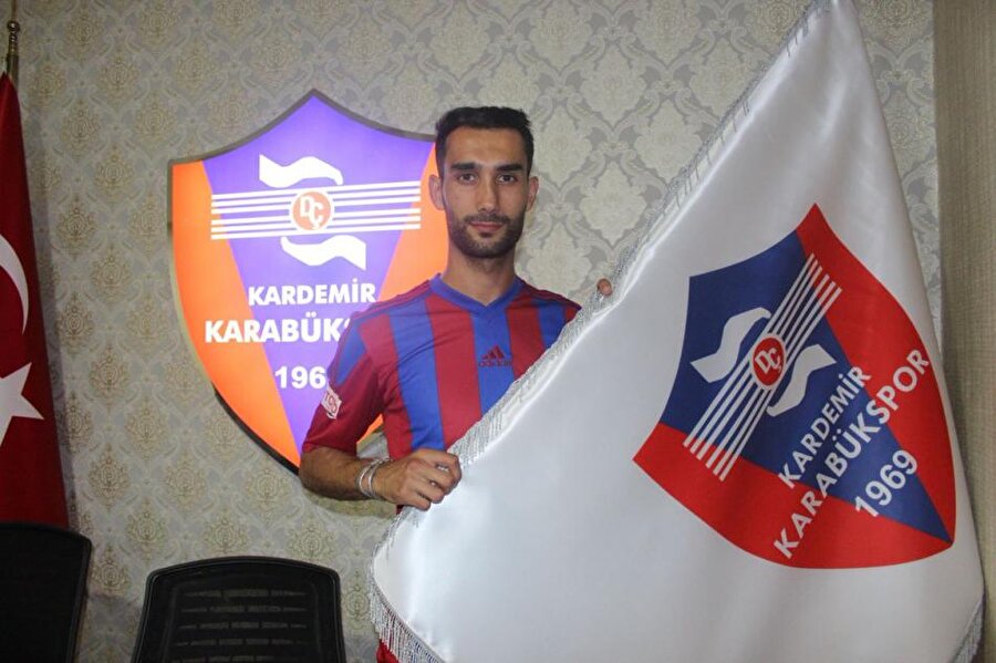 Ferhat Görgülü
Eski Takımı: GençlerbirliğiYeni Takımı: Kardemir Karabükspor