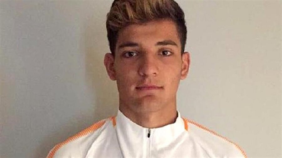 ​Galatasaray 17 yaşındaki genç yetenek Kazım Çelik'i transfer etti!