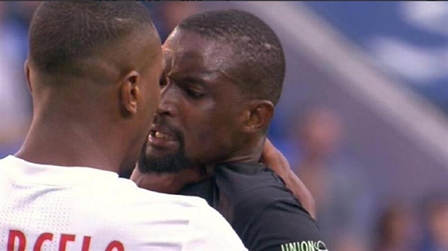 Beşiktaşlı eski futbolcu Marcelo rakibinin boğazına sıktı!