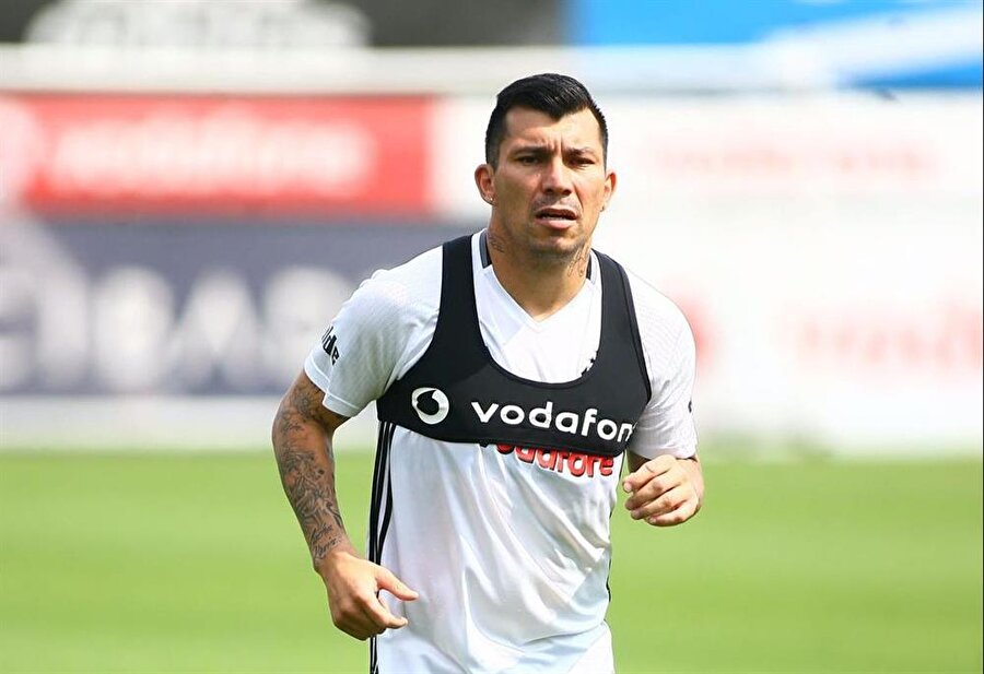 Medel Güneş'e isyan etti.