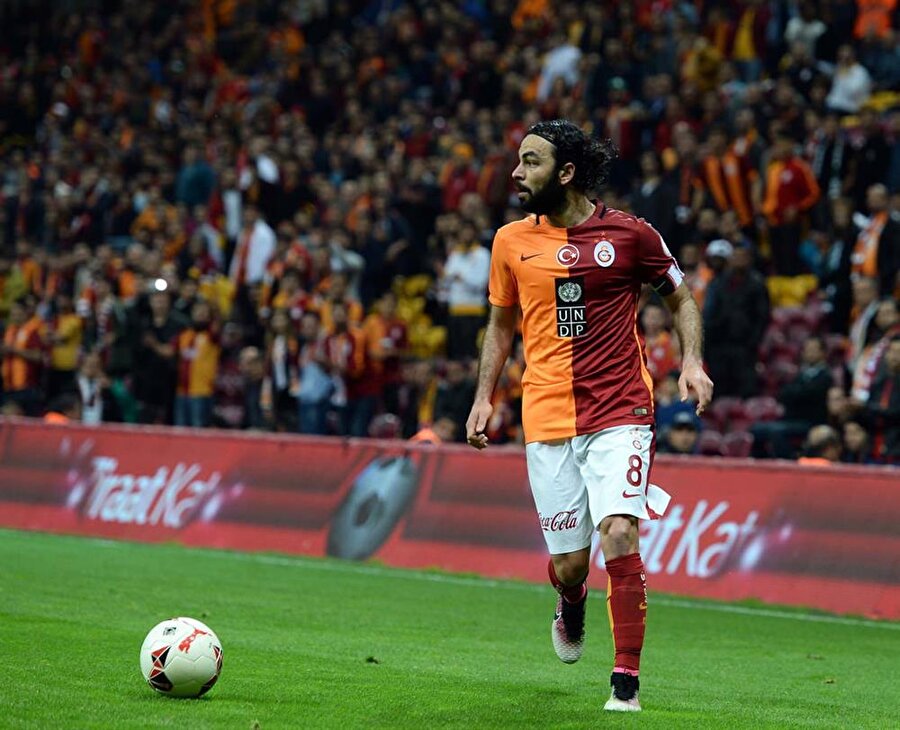 Galatasaray'da flaş gelişme! Yıldız futbolcuyla yollar ayrılıyor