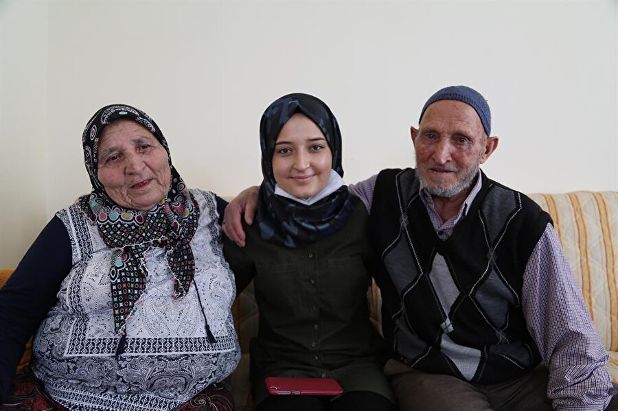 85 yaşındaki dededen hayat kurtaran miras: Torununa böbreğini verdi​