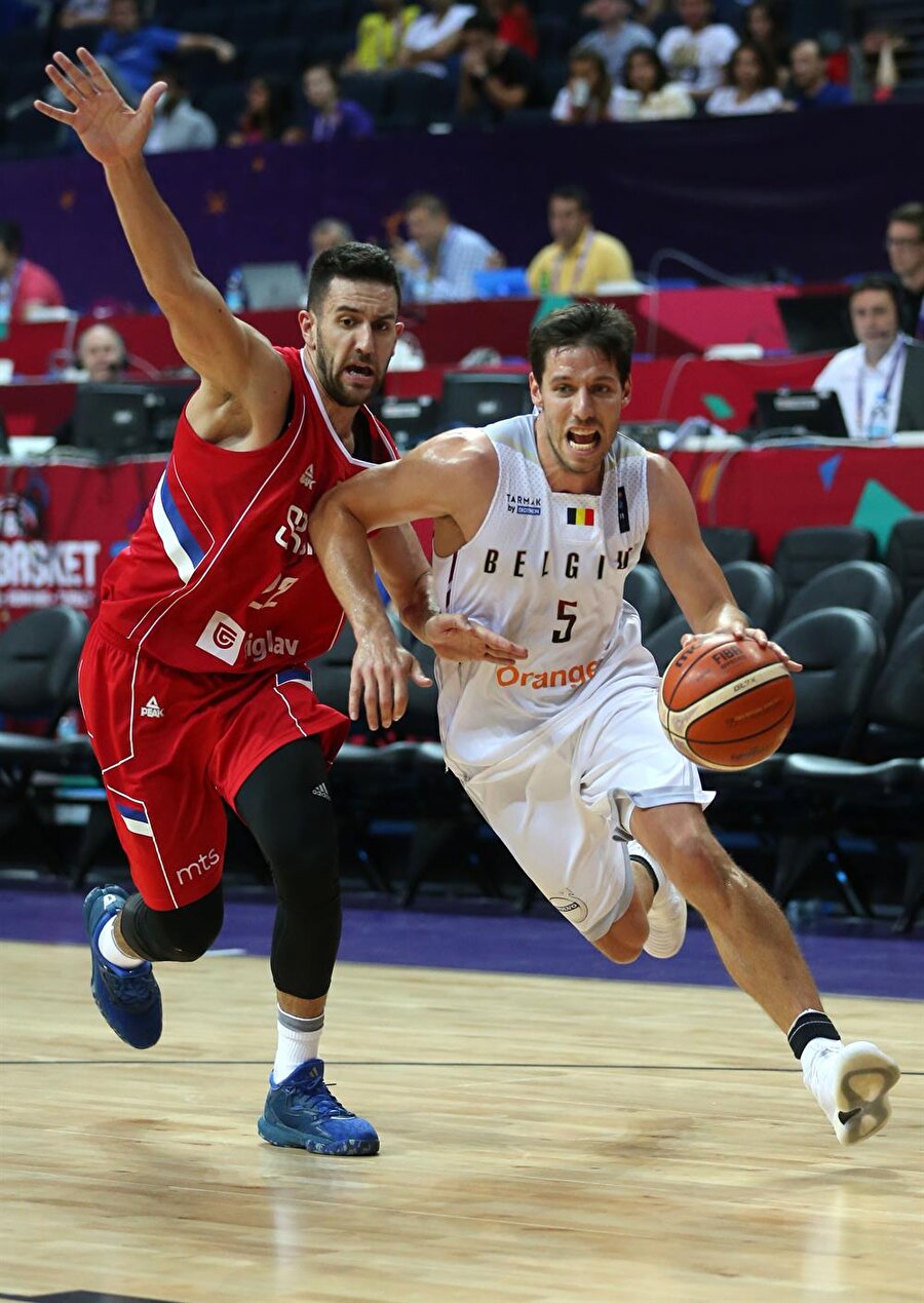 Avrupa Basketbol Şampiyonası'nda çeyrek final maçları oynanacak

                                    
                                    
                                    2017 Erkekler Avrupa Basketbol Şampiyonası'nda çeyrek final turu, Sinan Erdem Spor Salonu'nda yapılacak Yunanistan-Rusya ve İtalya-Sırbistan maçlarıyla tamamlanacak.
                                
                                
                                