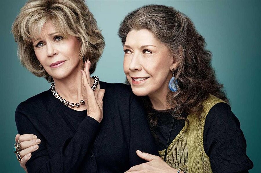 Grace and Frankie
İki deneyimli oyuncu Jane Fonda ve Lily Tomlin’den "en iyi komedi dizisi kadın oyuncusu" ödülünü hangisi alacak, merakla bekleniyor.