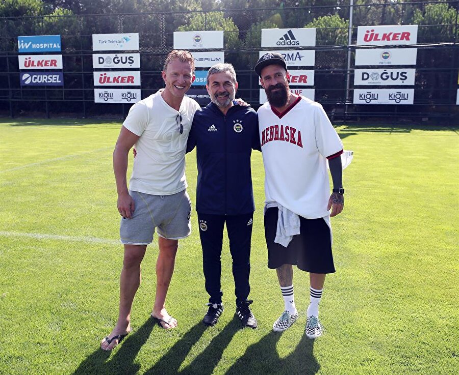 Kuyt ve Meireles, Samandıra'da