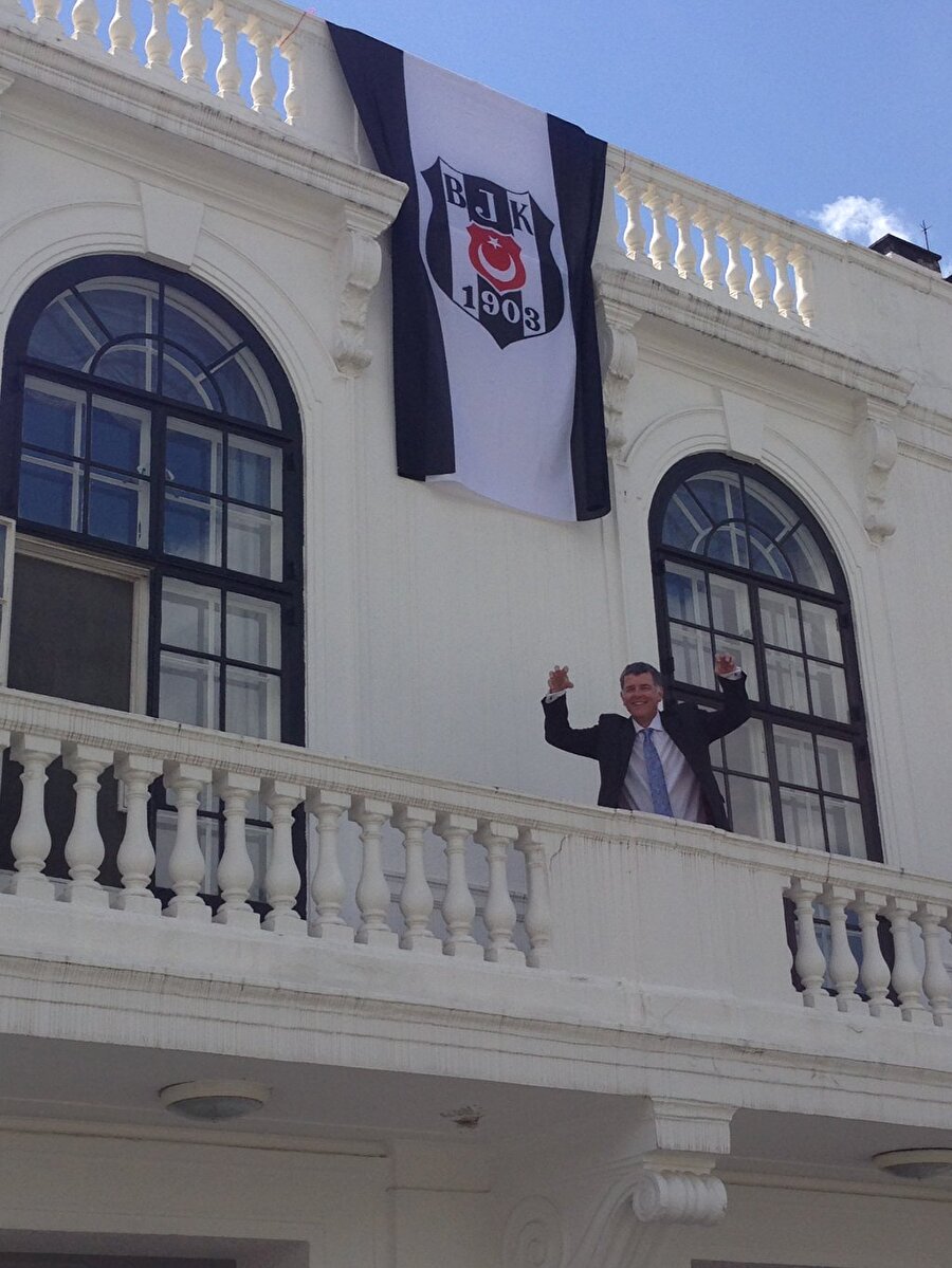 ​İngiliz Büyükelçi Richard Moore: Beşiktaş'ı tutmamak mümkün mü?