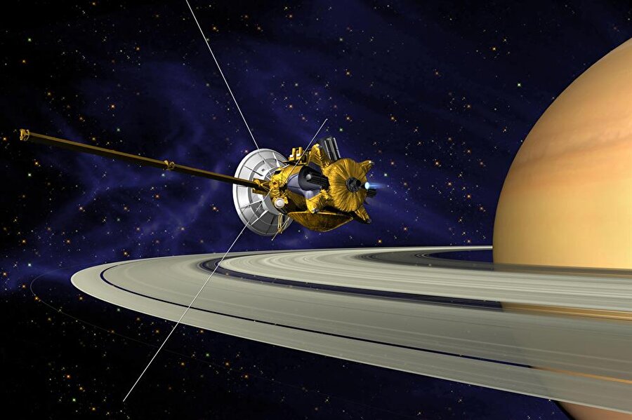 Satürn halkaları ile arasında hiçbir şeyin bulunmadığı ve koca bir boşluk olduğu yine Cassini sayesinde bilindi.

                                    
                                    
                                
                                