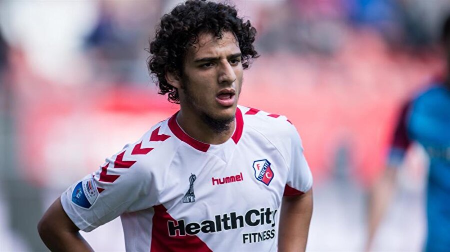 Utrecht'ten Yassin Ayoub: 

                                    23 yaşındaki Faslı futbolcu merkez orta saha olarak oynuyor. Şu ana kadar 9 maçta 1 asist yaptı. Kontratı son senesinde. Kaynak: Aspor
                                