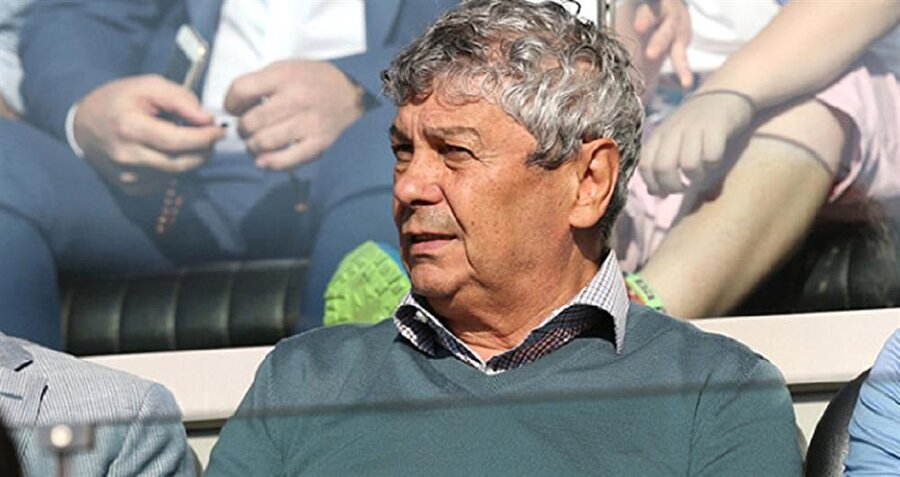 Başakşehir-Trabzonspor maçını izleyen Lucescu iki Türk futbolcuya hayran kaldı