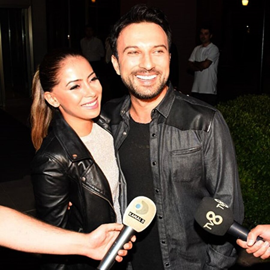 2,5 aylık hamile
Star TV ekranlarında yayınlanan Duymayan Kalmasın programının haberine göre; Tarkan'ın eşi Pınar Tevetoğlu'nun 2,5 aylık hamile olduğu iddia edildi.