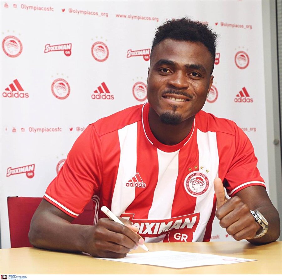 2 gol atan Emenike’den sürpriz paylaşım