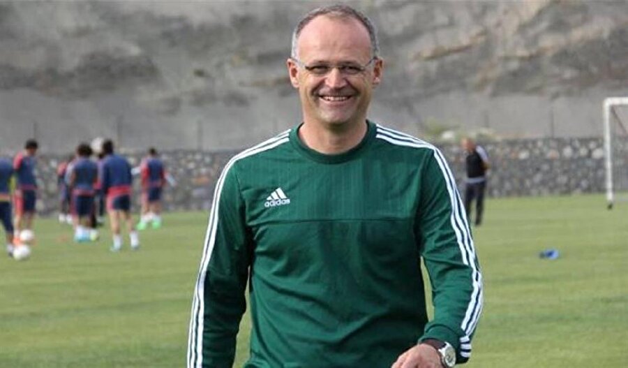 Osmanlıspor'un yeni teknik direktörü belli oldu