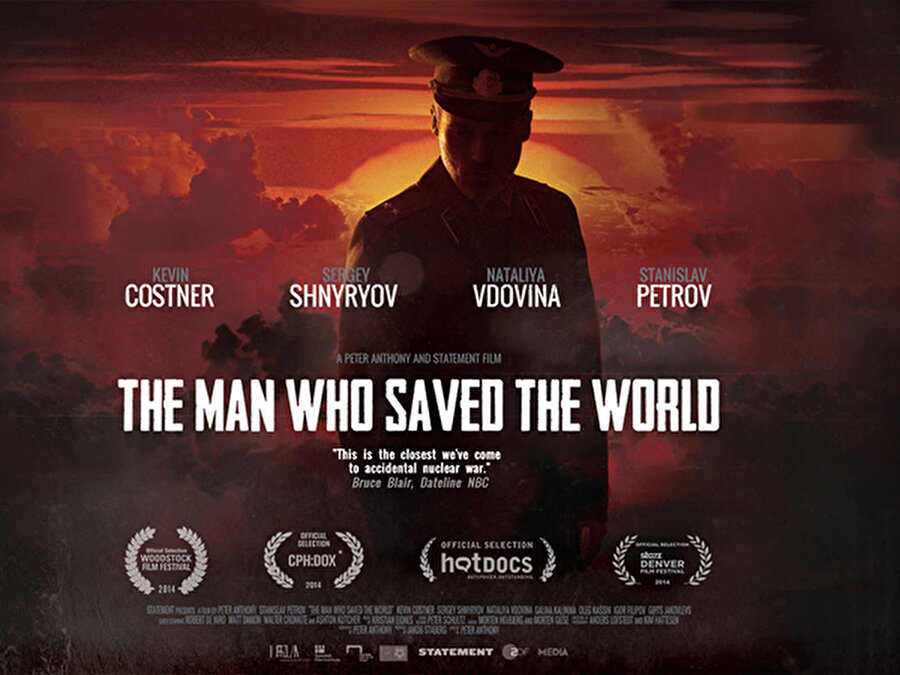 2014’te Petrov ile ilgili ‘Dünyayı Kurtaran Adam’ (The man who saved the world) belgeseli çekildi.

                                    
                                    
                                    
                                    
                                    
                                
                                
                                
                                
                                