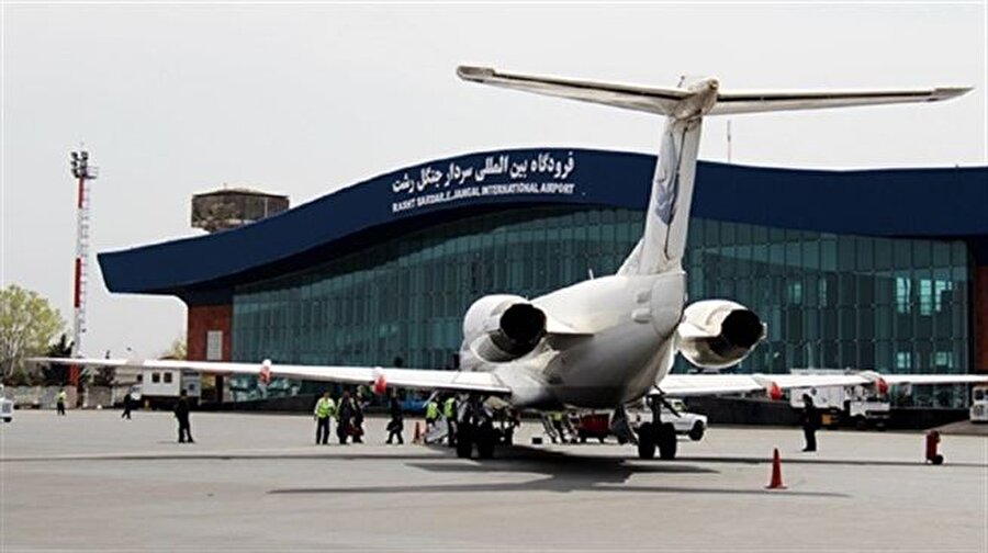 İran, Erbil'den kalkan uçaklara karşı hava sahası kapattı
İran'ın hava sahası Kuzey Irak'tan kalkan tüm uçaklar için kapatıldı. İran Yüksek Güvenlik Konseyi, Bağdat yönetimin isteği üzerine İran hava sahasını Kuzey Irak'tan kalkan tüm uçaklar için kapattığını duyurdu.