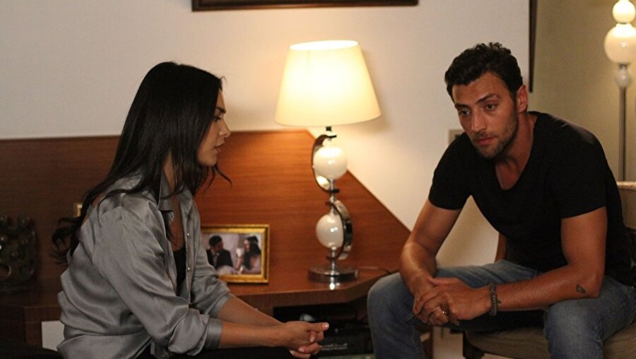 Reytinglere yenik düştü!
Show TV'de yayınlanan Rüya dizisi reytinglere yenik düşünce final yapma kararı aldı. Rüya dizisi 10. bölümüyle dün akşam ekranlara veda etti.