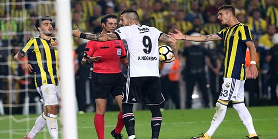 Negredo: Hakem de bize ayak uydurdu
