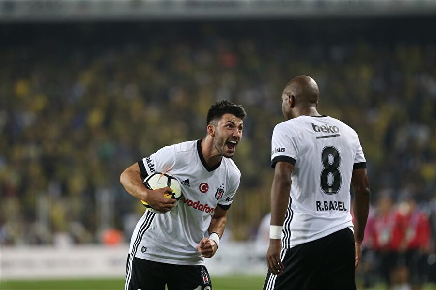 ​Derbide kavga eden Tolgay ve Babel arasında soyunma odasında neler yaşandı?