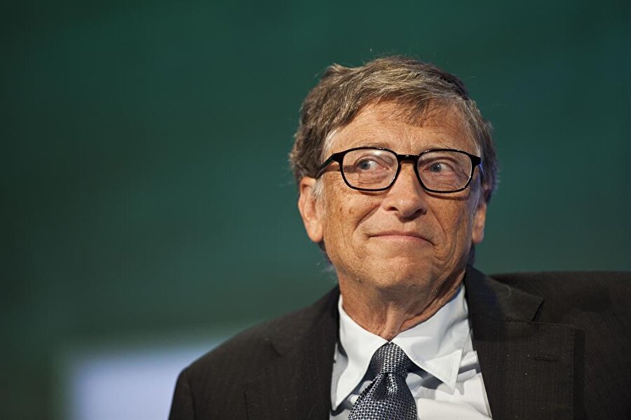 Bill Gates hangi akıllı telefonu kullandığını açıkladı

                                    
                                    Apple’ın mobil cihazlarını pek beğenmediğini sürekli olarak dile getiren Bill Gates, kullandığı işletim sistemiyle de şaşırtmadı. Cihazın marka ve modelini söylemekten geri duran Gates, Android tabanlı bir cihaz kullandığını açıkladı. Ancak yapılan tahminlere göre Bill Gates’in cebinde duran akıllı telefonun Samsung Galaxy S8 Microsoft Edition modeli olduğu iddia edildi.
                                
                                