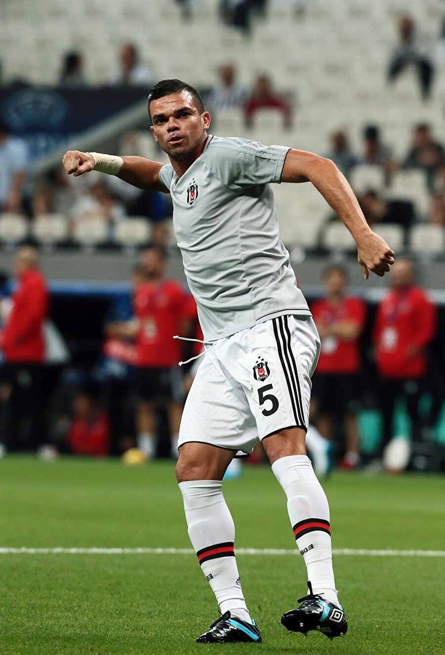 Pepe'den parmak ısırtan kusursuz performans!