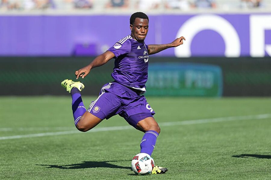 Beşiktaş'ın gözü kulağı Larin'de