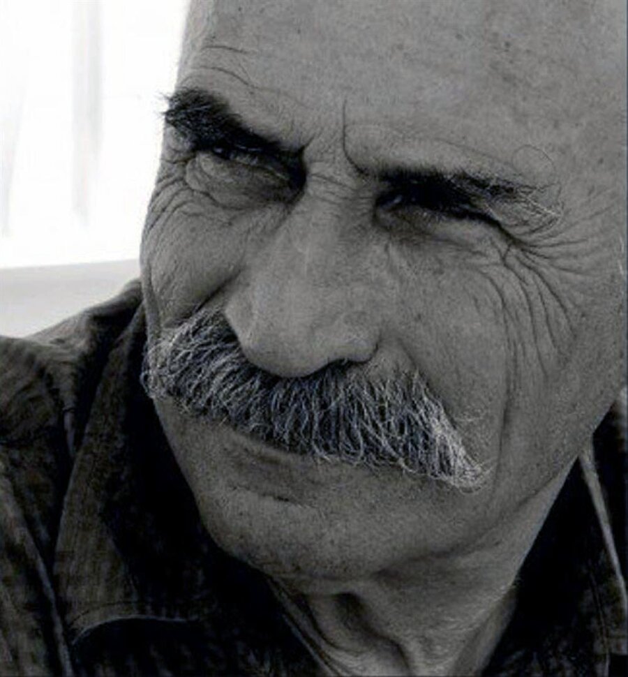 Kalp krizi geçirdi, vefat etti
27 Eylül 2013'de İstanbul Etiler'deki evinde kalp krizi sonucu 77 yaşında hayata gözlerini yuman Tuncel Kurtiz'in ölüm haberi; hayranları, yakınları, sanat dünyasını yasa boğmuştu.