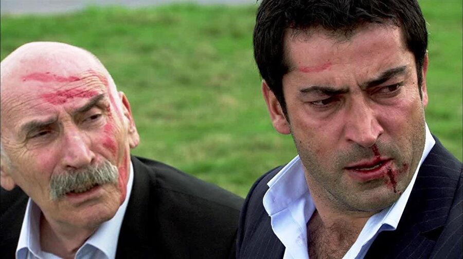 "Ramiz Dayı"
Vefat etmeden önce 2009-2011 yılları arasında Kenan İmirzalıoğlu ile başrolü paylaştıkları 'Ezel' dizisindeki 'Ramiz Karaeski' karakterindeki 'Dayı' lakabıyla hafızalara yer etmişti.