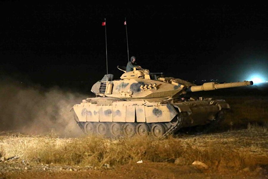 Türk ve Iraklı askerler ilk kez gece tatbikatı yaptı.