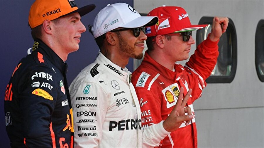 Malezya'da ilk cep Hamilton'ın
Formula 1 Dünya Şampiyonası'nda sezonun 15. yarışı Malezya Grand Prix'sine Mercedes'in Büyük Britanyalı pilotu Lewis Hamilton ilk sıradan başlayacak.