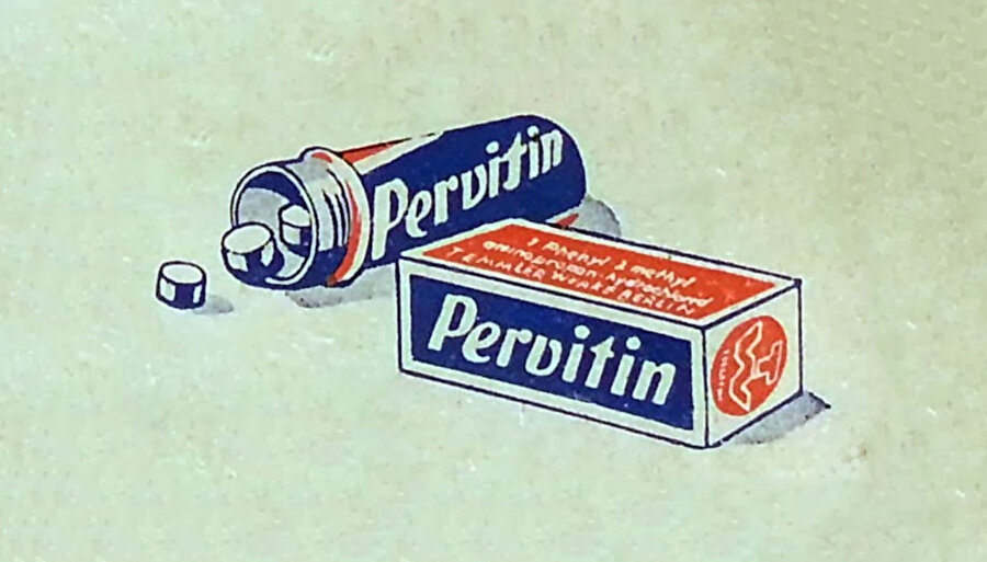 Pervitin

                                    
                                    İkinci Dünya Savaşı yıllarında Nazi askerlerine pervitin hapı veriliyordu. Bu ilacın fonksiyonu askerleri hissizleştirerek -30 derecede bile dayanıklı olmalarını sağlamaktı. 
                                
                                