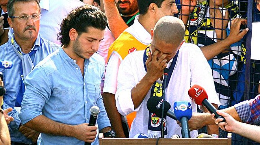 Hasret sona eriyor
Futbolseverler 8 Ekim Pazar günü sonuna kadar Alex hakkında merak edilenleri soracakları sorular ile öğrenebilecek. Gelen tüm sorular toplanarak Alex de Souza’ya iletecek. Alex, en sık sorulan ve en ilginç olan sorulara çekilecek bir videoda yanıt verecek.