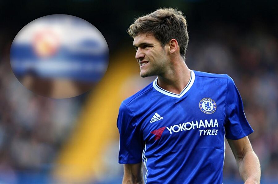 Chelsea'yi karıştıran pankart!