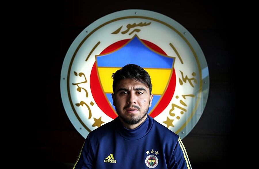 Ozan Tufan'dan Arda Turan ve Fatih Terim itirafı!

                                    
                                    Fenerbahçe'nin milli futbolcusu Ozan Tufan, eski Türkiye Futbol Direktörü Fatih Terim'in A Milli Takım'ın başından alınmasının kendilerini olumsuz etkilediğini söyledi. İzlanda ve Finlandiya maçları ile ilgili açıklamalarda bulunan Tufan, "Fatih Terim'in gitmesi herkesi etkiledi. Alışılmış bir sistem vardı. Yeni hocayla yeni bir sisteme alışmak zor olur. Bu sürece de alışacağız tabii ki ama buna zaman gerekir. Önemli olan formaya hizmet vermek. Fenerbahçe'de de milli takımlarda da elimizden gelenin en iyisini yapmamız lazım" diye konuştu.
                                
                                