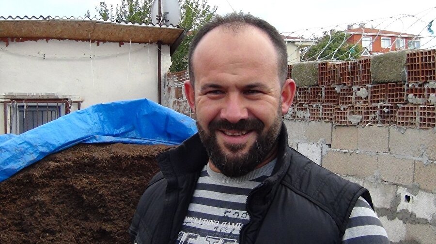 Aynı evde 5 milyon solucanla yaşıyor