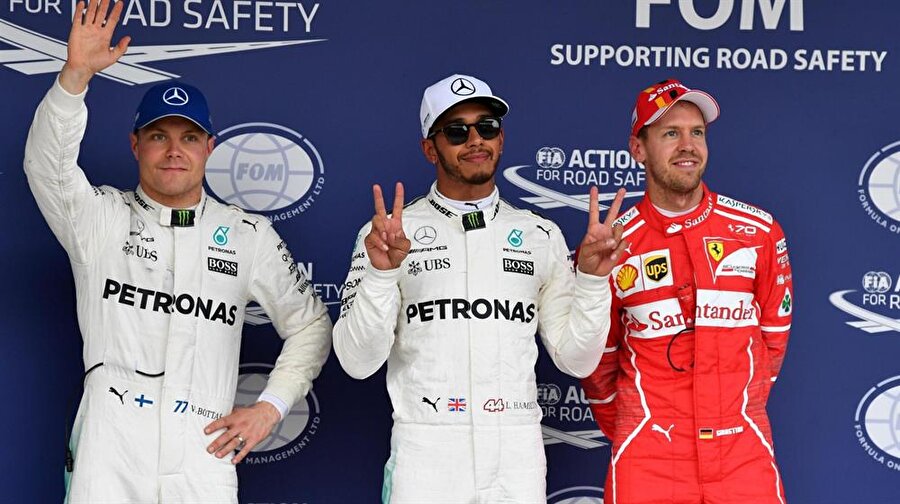 Japonya'da ilk cep Hamilton'ın