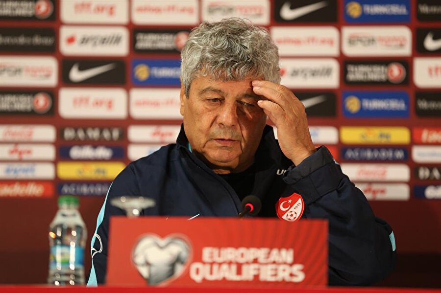Mircea Lucescu basın toplantısı düzenleyecek
A Milli Futbol Takımı Teknik Direktörü Mircea Lucescu, Finlandiya ile deplasmanda oynayacakları 2018 FIFA Dünya Kupası Avrupa Elemeleri I Grubu son maçıyla ilgili karşılaşmanın yapılacağı Veritas Stadı'nda basın toplantısı düzenleyecek.