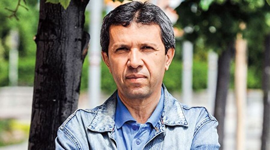 Necip Fazıl Hikaye-Roman Ödülü: Necip Tosun
Tosun ödüle, hikâyeciliği ve Türk hikâyeleri üzerine yaptığı araştırma ve çalışmalar sebebiyle layık görüldü.
