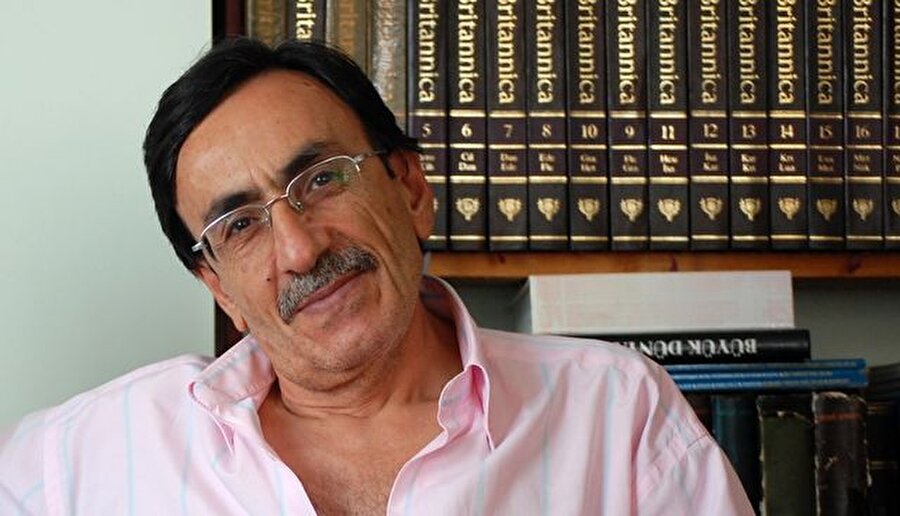 Necip Fazıl Fikir-Araştırma Ödülü: N. Ahmet Özalp
Özalp ödüle, kültür ve edebiyat dünyasında geçmişle bugünü buluşturan çalışmaları sebebiyle layık görüldü.