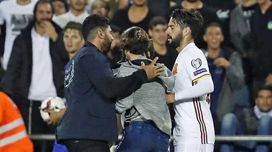 İsrailli holiganlar Isco'ya bıçakla saldırdı!