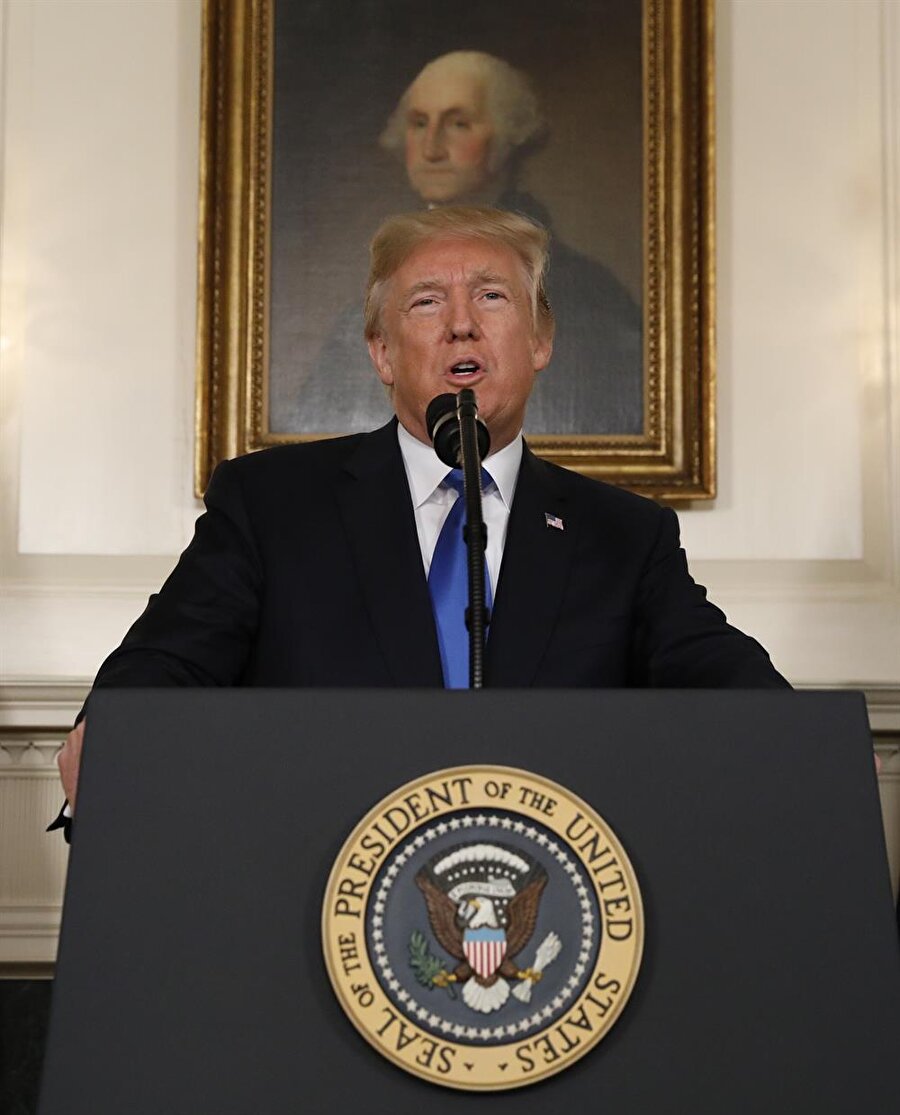 ABD'nin 'yeni İran stratejisi' açıklandı

                                    ABD Başkanı Donald Trump, ülkesinin yeni İran stratejisini açıkladı. Trump, İran ile olan nükleer anlaşma ile ilgili "Eğer Kongre ve müttefiklerimizle bir çözüme ulaşamazsak o zaman anlaşma iptal edilecek." dedi. İran Devrim Muhafızları yaptırım listesine dahil edildi, bazı Arap ülkeleri destek verdi.
                                