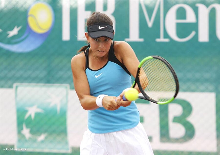 Nijerya'da zirvenin sahibi Ayla Aksu

                                    
                                    
                                    Nijerya'nın Lagos şehrinde düzenlenen ITF Turnuvası'nda mücadele eden Ayla Aksu ve Ana Veselinovic çifti şampiyon oldu.
                                
                                
                                