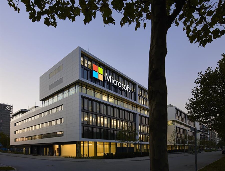 Microsoft'tan 3 dev ağaç ev.