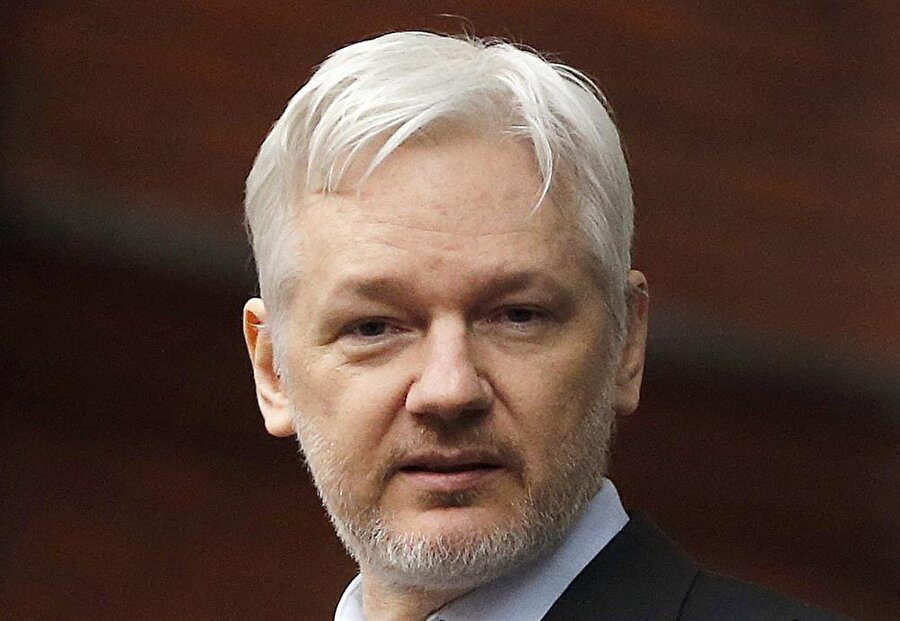 WikiLeaks'ın kurucusu Julian Assange, Bitcoin zengini oldu

                                    ABD'nin
uyguladığı maddi ambargo nedeniyle WikiLeaks’ta toplanan parasını sadece
Bitcoin’e yatırabilen Julian Assange, Bitcoin’in büyük artışıyla beraber çok
büyük bir kâr elde etti. Assange, 2010’da Bitcoin’e yatırım yaptıktan bu yana
yüzde 50 binlik bir geri dönüş aldıklarını açıkladı.
                                